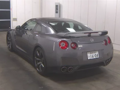 NISSAN GT-R