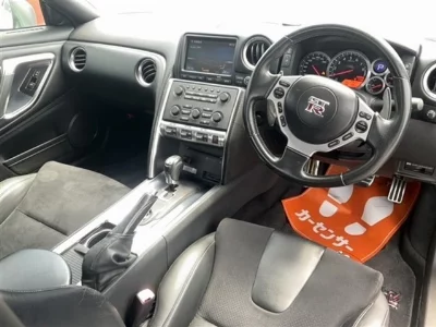 NISSAN GT-R