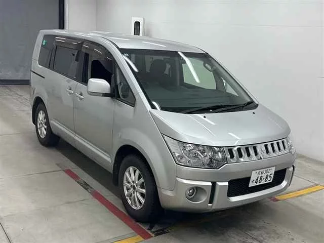 Mitsubishi Delica D:5  с аукциона в Японии