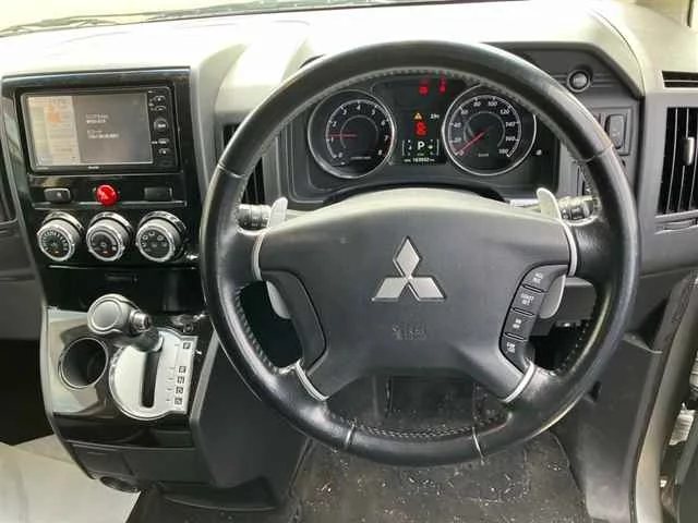 Mitsubishi Delica D:5  с аукциона в Японии