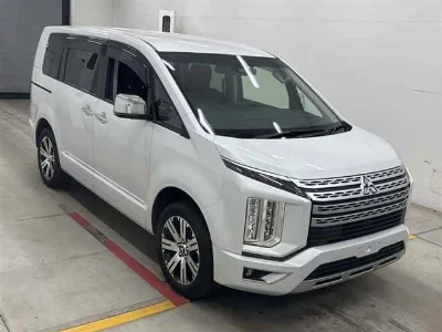 MITSUBISHI DELICA D:5