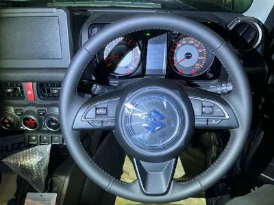SUZUKI JIMNY NOMADE