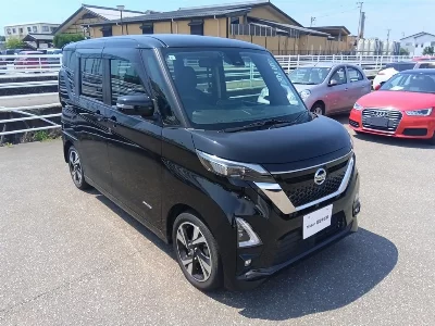 NISSAN ROOX