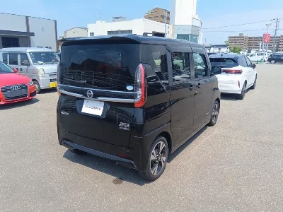 NISSAN ROOX