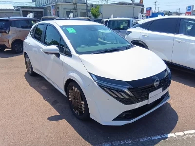 NISSAN AURA