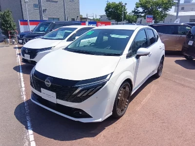 NISSAN AURA