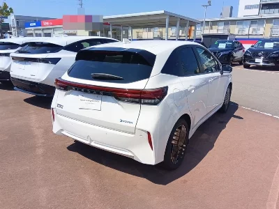NISSAN AURA
