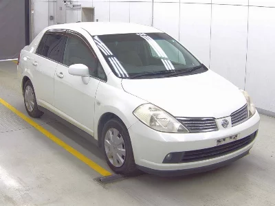 NISSAN TIIDA LATIO