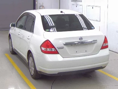NISSAN TIIDA LATIO
