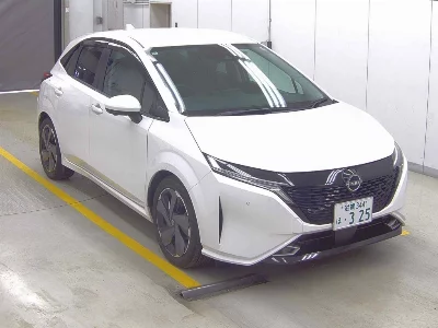 NISSAN AURA
