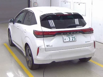 NISSAN AURA