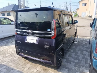 NISSAN ROOX