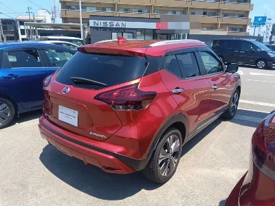 NISSAN KICKS