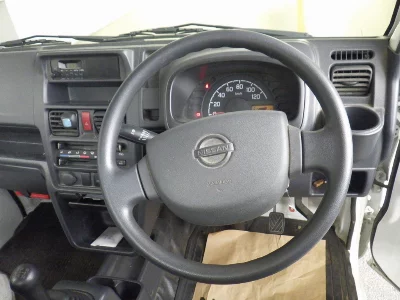 NISSAN NT100 CLIPPER