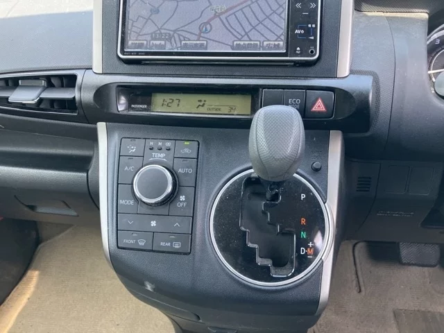 Toyota Wish  с аукциона в Японии