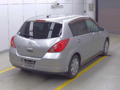 NISSAN TIIDA
