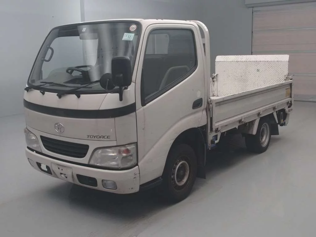 Toyota ToyoAce  с аукциона в Японии