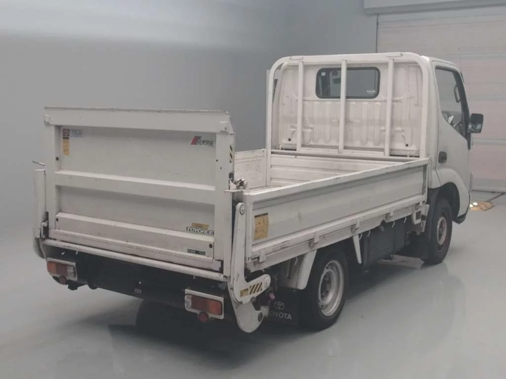 Toyota ToyoAce  с аукциона в Японии