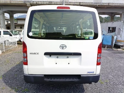 TOYOTA HIACE