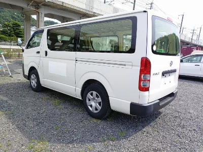 TOYOTA HIACE