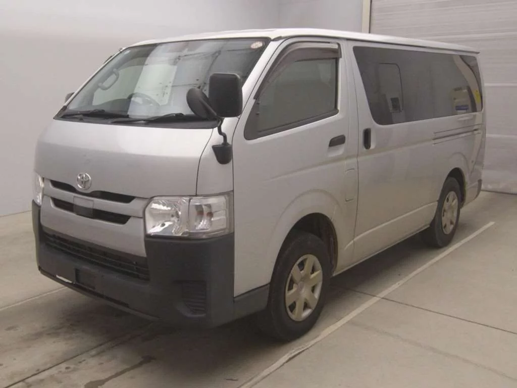 Toyota RegiusAce  с аукциона в Японии