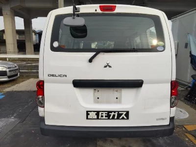 MITSUBISHI DELICA WAGON