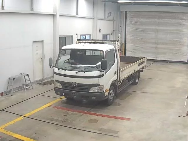 Toyota Dyna  с аукциона в Японии