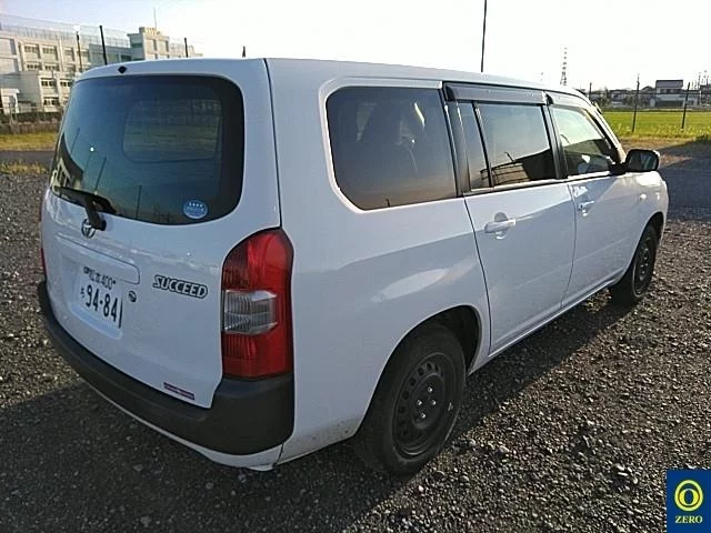 Toyota Succeed  с аукциона в Японии