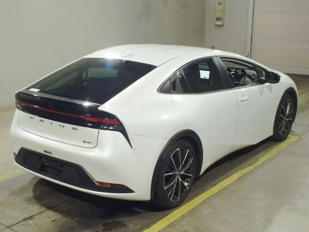 Toyota Prius  с аукциона в Японии