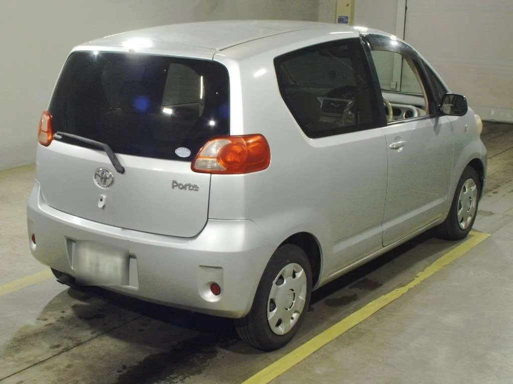 Toyota Porte  с аукциона в Японии