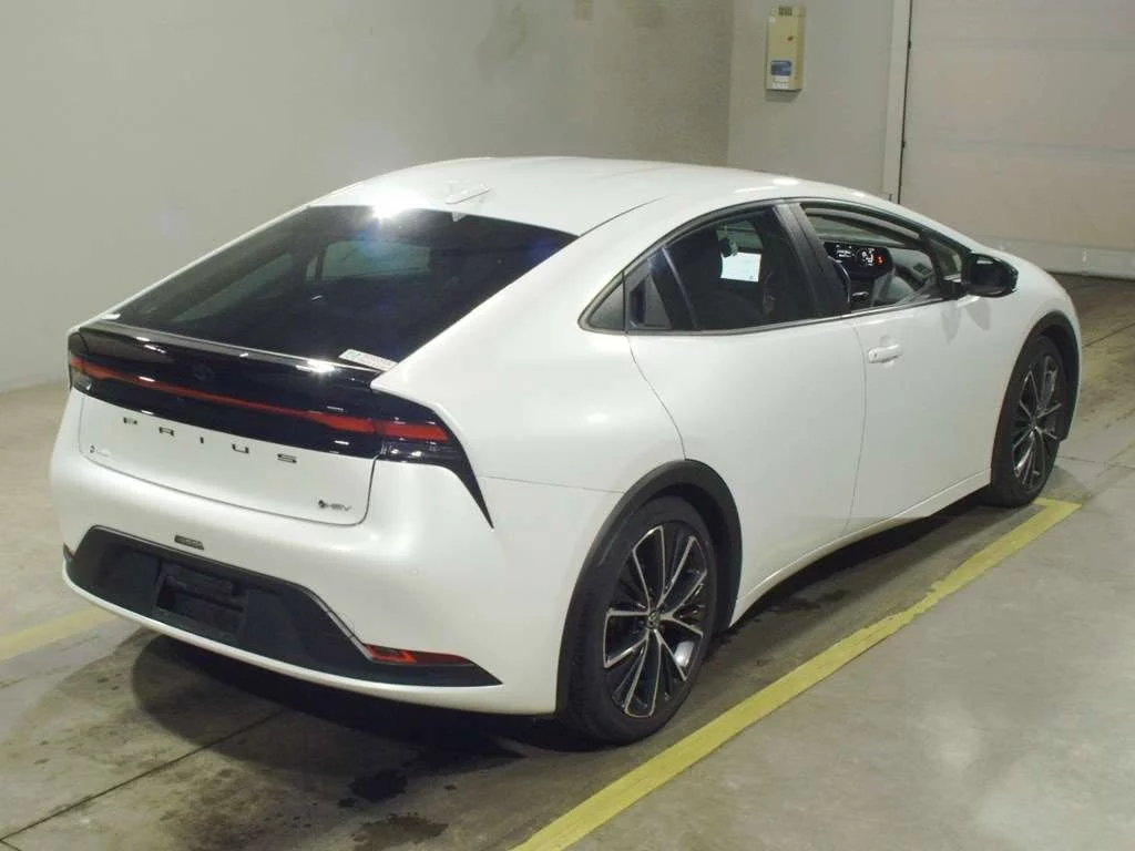 Toyota Prius  с аукциона в Японии