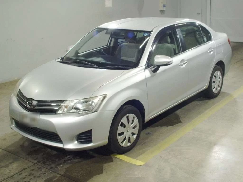 Toyota Corolla Axio  с аукциона в Японии
