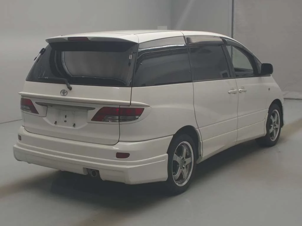 Toyota Estima  с аукциона в Японии