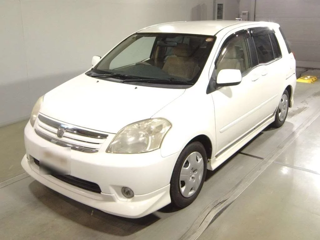 Toyota Raum  с аукциона в Японии