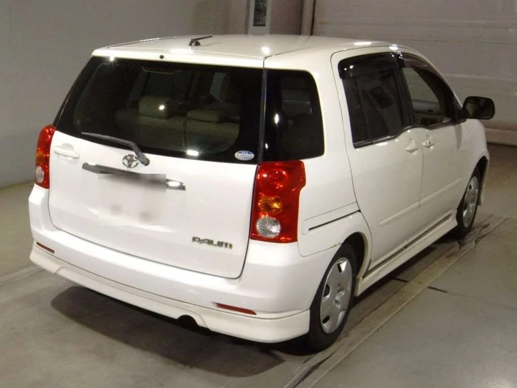 Toyota Raum  с аукциона в Японии