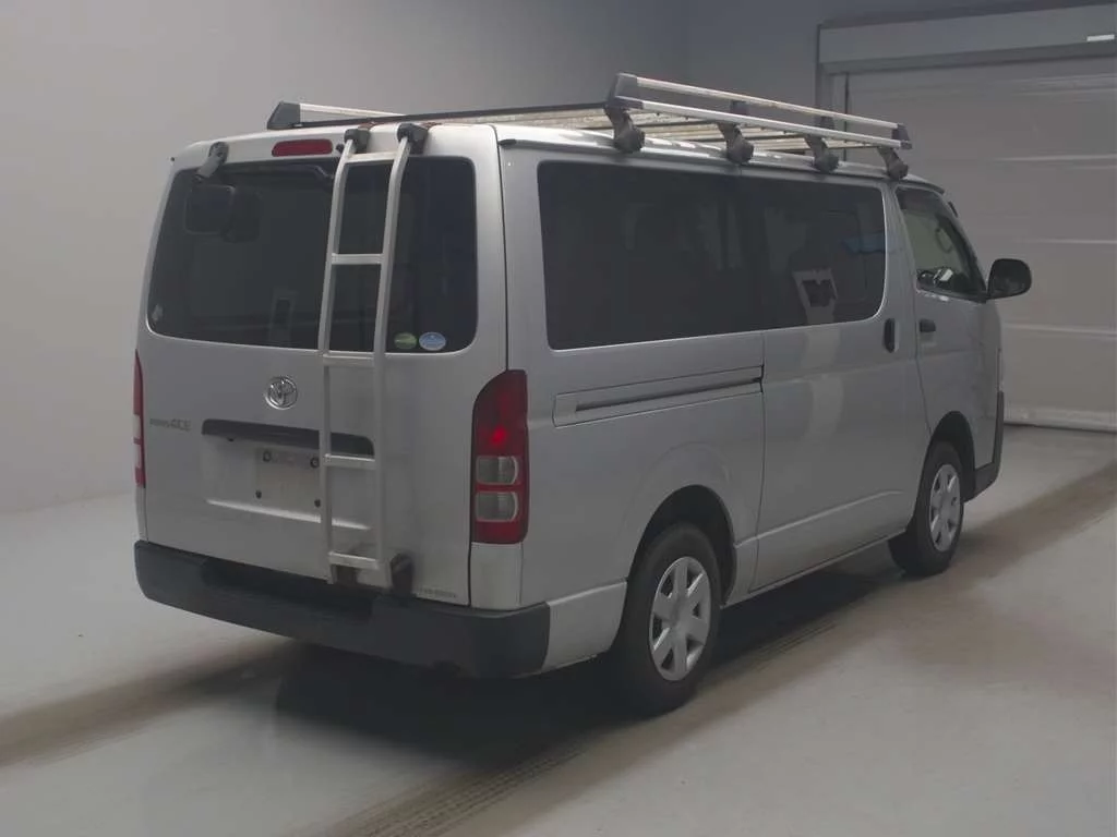 Toyota RegiusAce  с аукциона в Японии