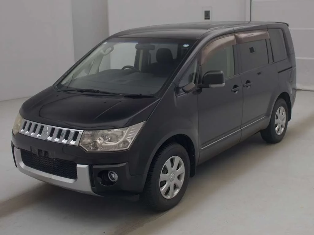 Mitsubishi Delica D:5  с аукциона в Японии