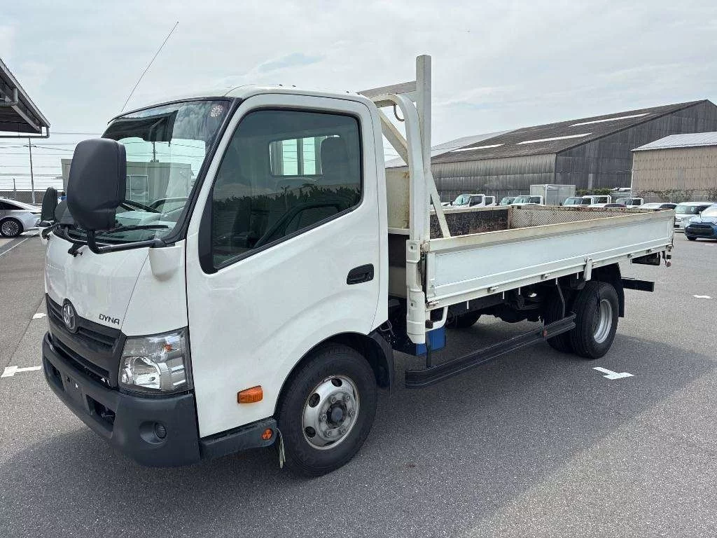 Toyota Dyna  с аукциона в Японии