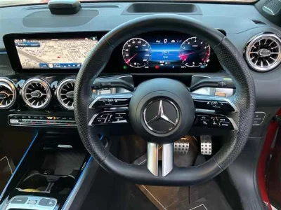 MERCEDES BENZ GLB