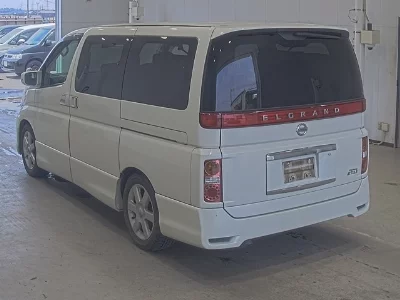 NISSAN ELGRAND