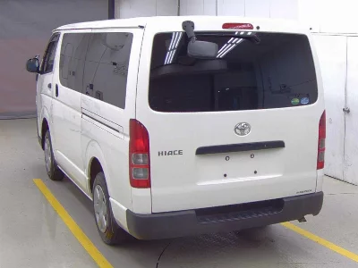 TOYOTA HIACE