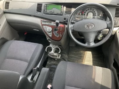 Toyota Isis