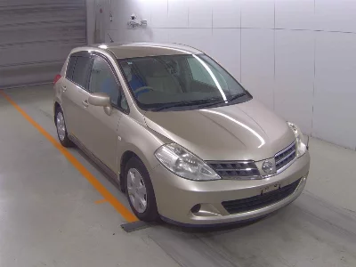 NISSAN TIIDA