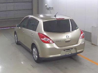 NISSAN TIIDA