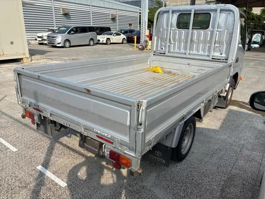 Toyota ToyoAce  с аукциона в Японии