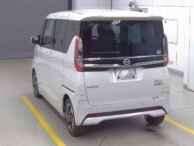 NISSAN ROOX