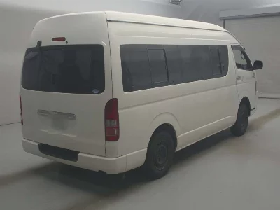 Toyota HiAce Commuter