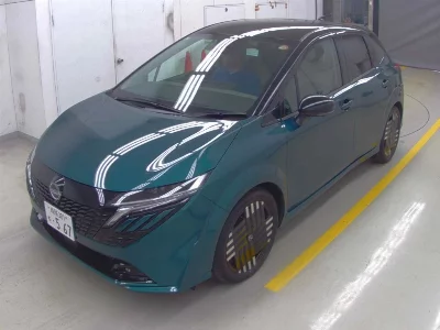 NISSAN AURA