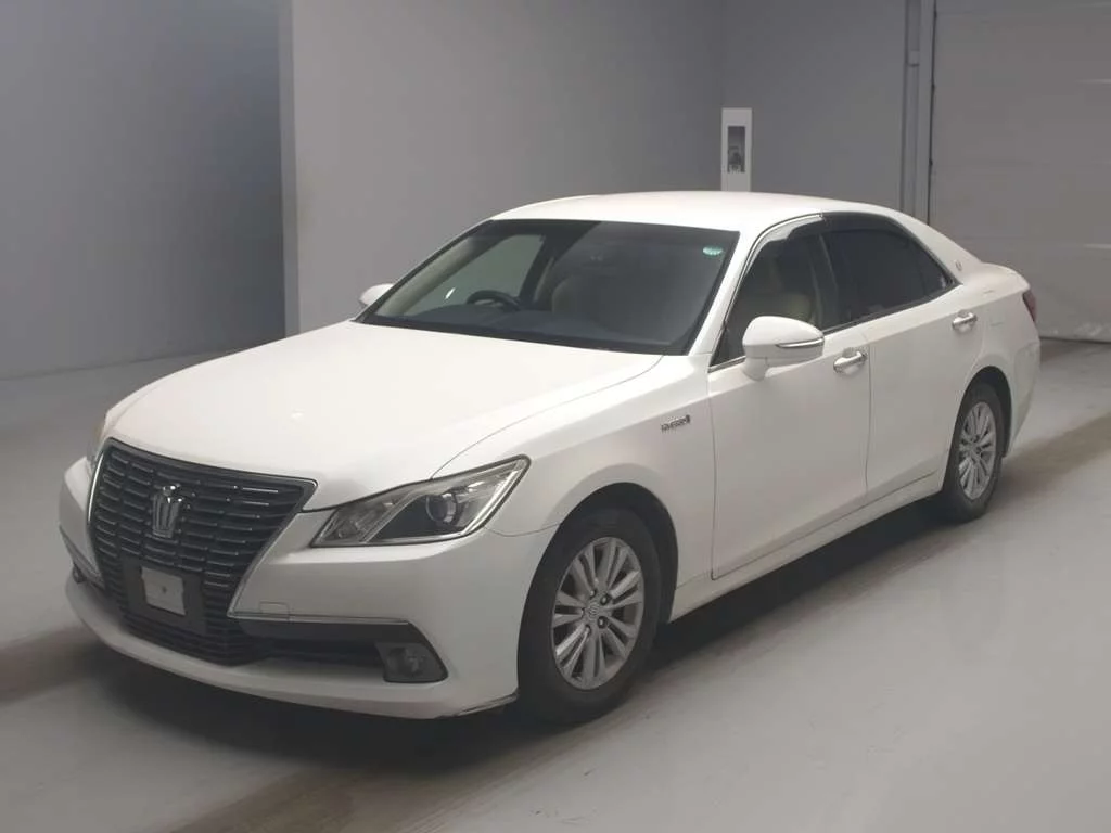 Toyota Crown  с аукциона в Японии