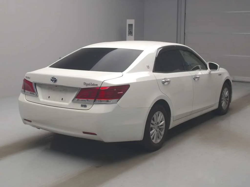 Toyota Crown  с аукциона в Японии